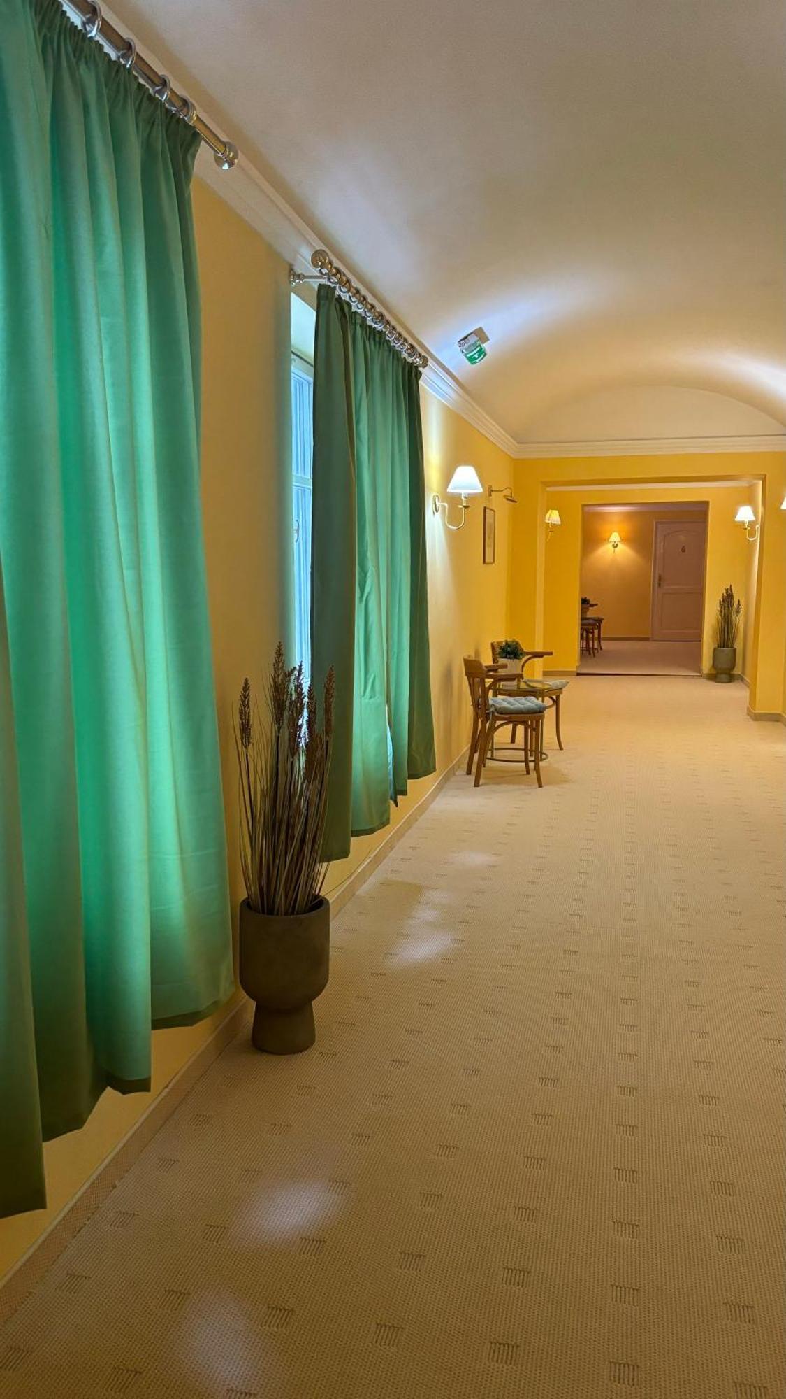 Korona Hotel Nyíregyháza Exteriér fotografie