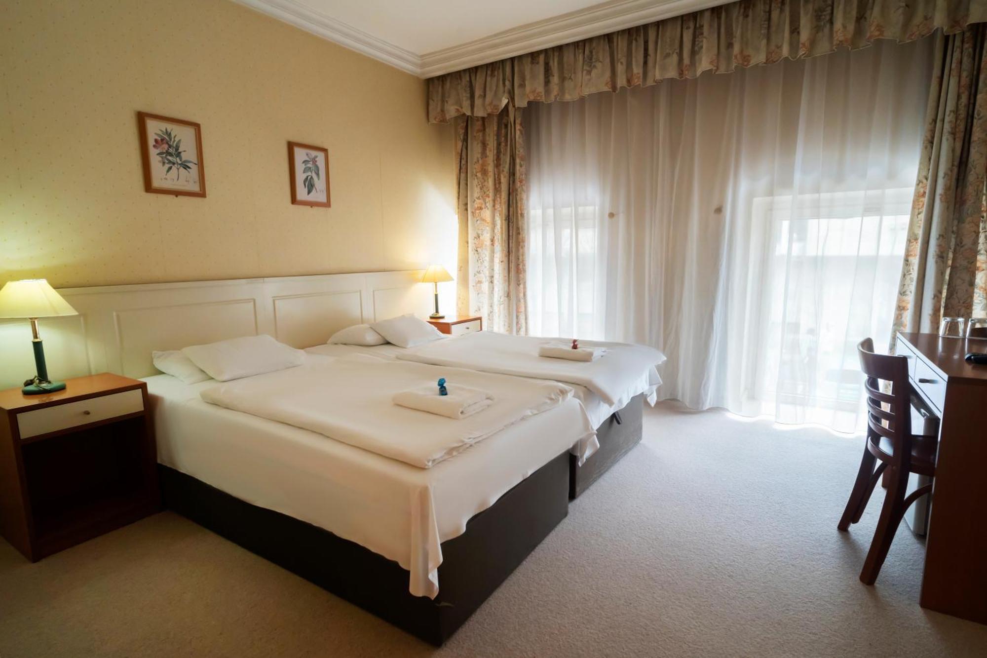 Korona Hotel Nyíregyháza Exteriér fotografie