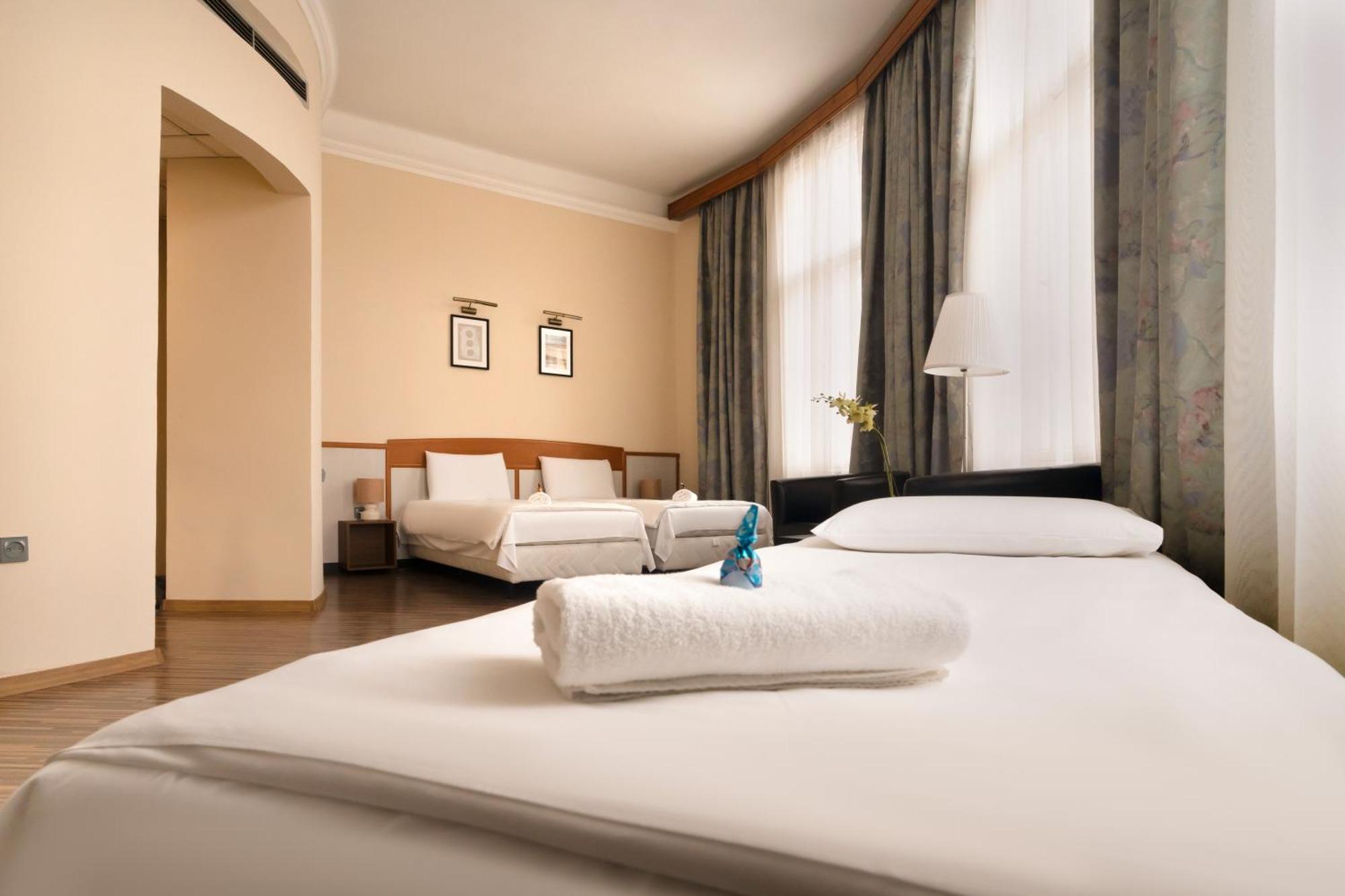 Korona Hotel Nyíregyháza Exteriér fotografie