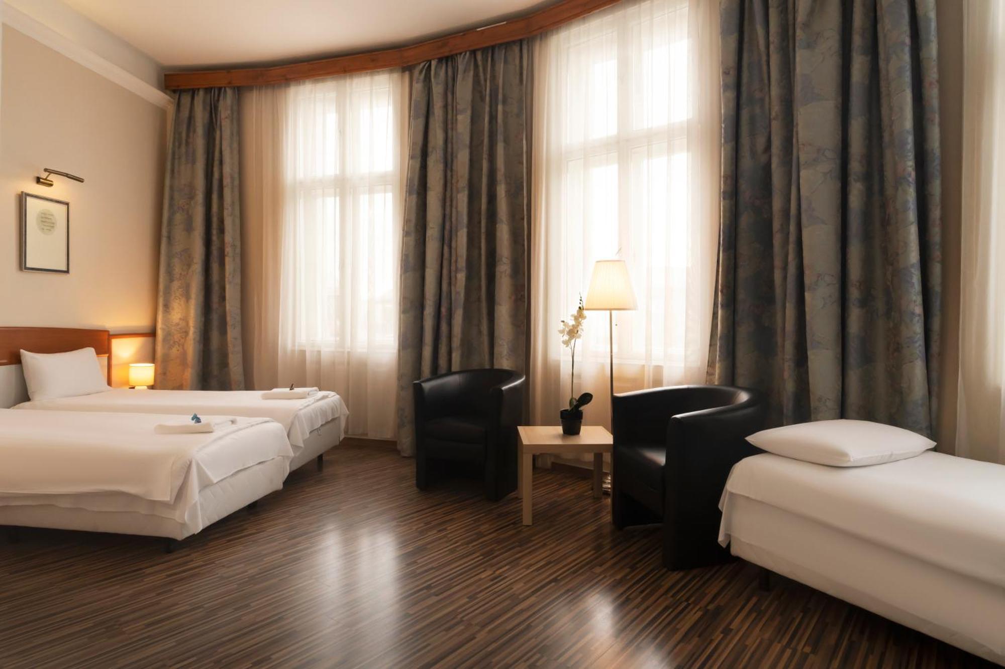 Korona Hotel Nyíregyháza Exteriér fotografie