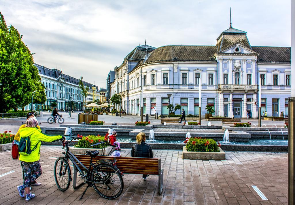 Korona Hotel Nyíregyháza Exteriér fotografie