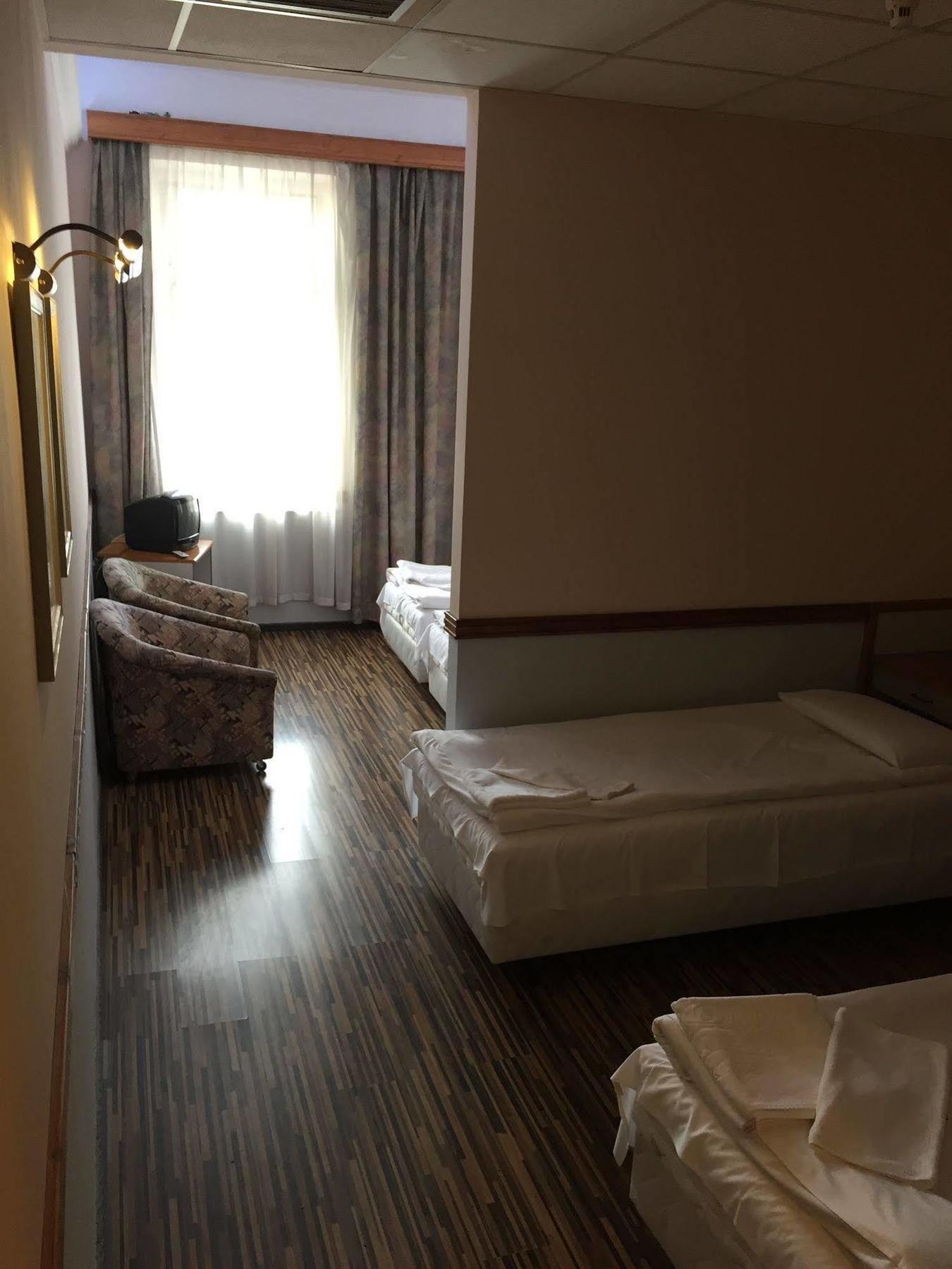 Korona Hotel Nyíregyháza Exteriér fotografie