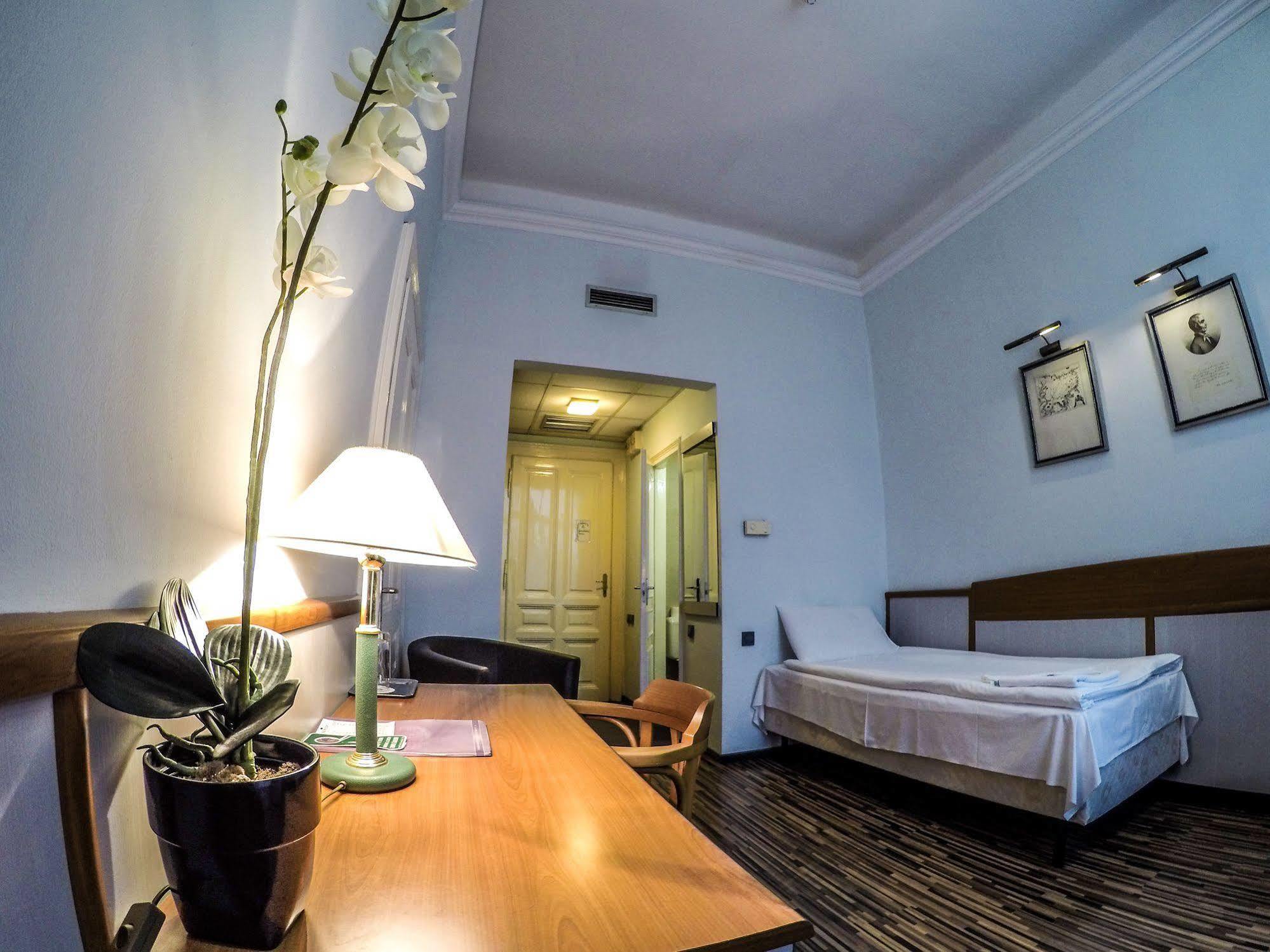 Korona Hotel Nyíregyháza Exteriér fotografie