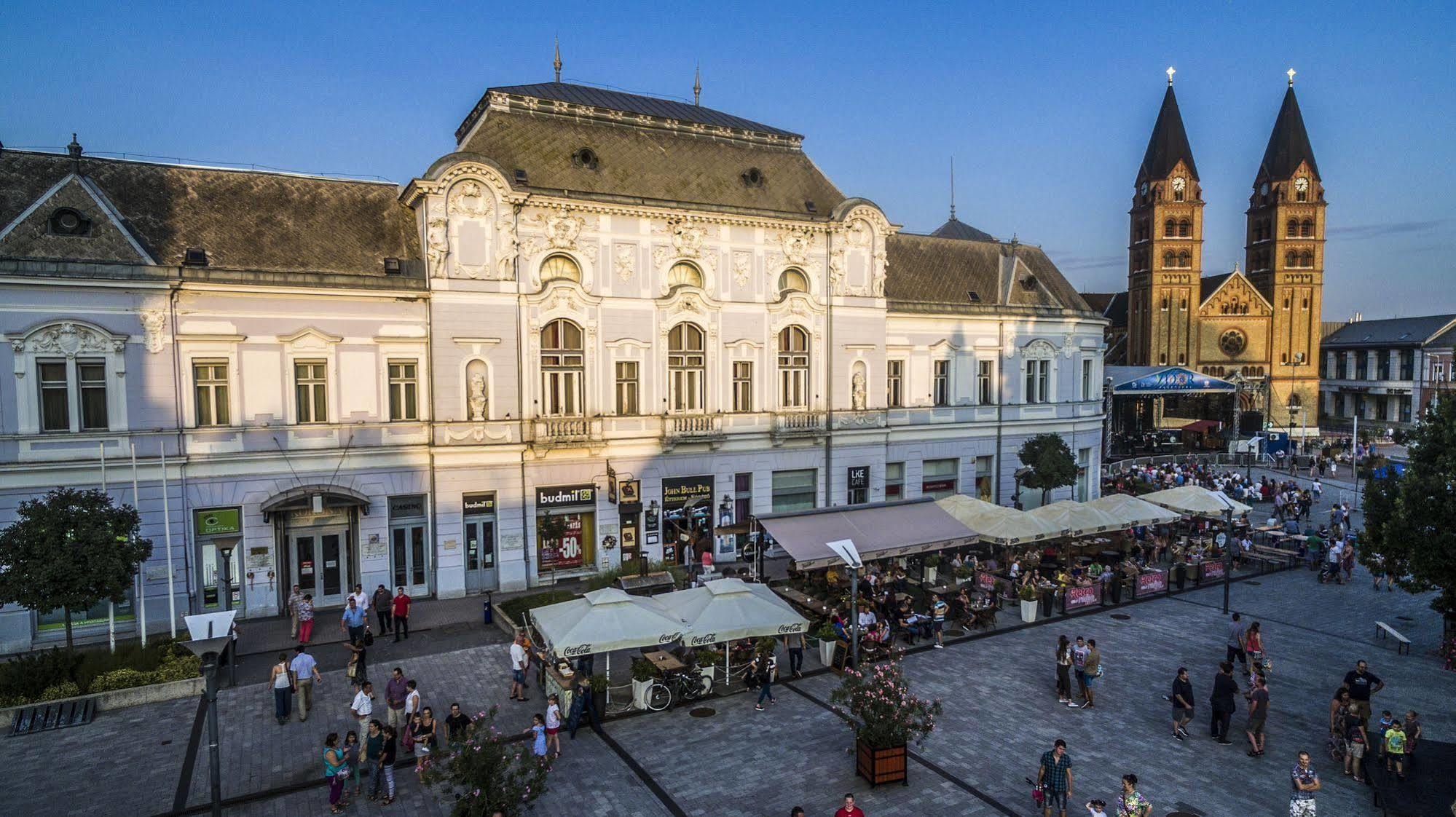 Korona Hotel Nyíregyháza Exteriér fotografie